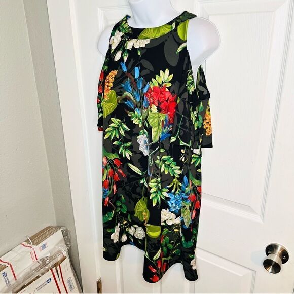 Lulus Oasis Floral We Go Black Tropical Shift Dress Cold Shoulder Split Sleeve S - Picture 7 of 13